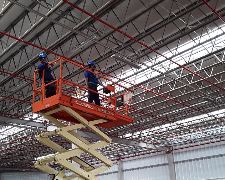 Instalação de sistema de combate a incêndio em planta industrial